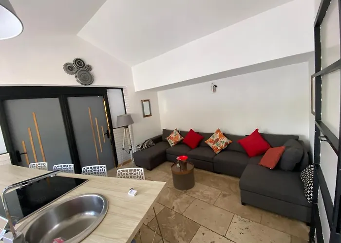 Mas De La * לה קיוטאט